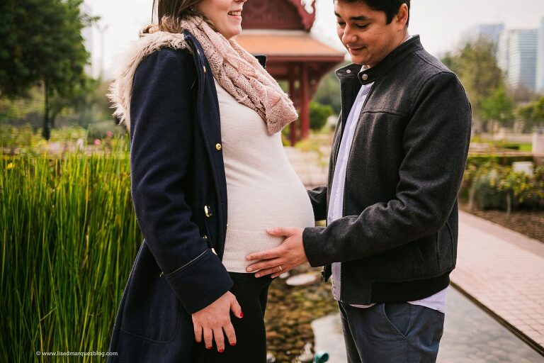 sesion-de-fotos-de-embarazada-parque-araucano-santiago-viviane-17.jpg